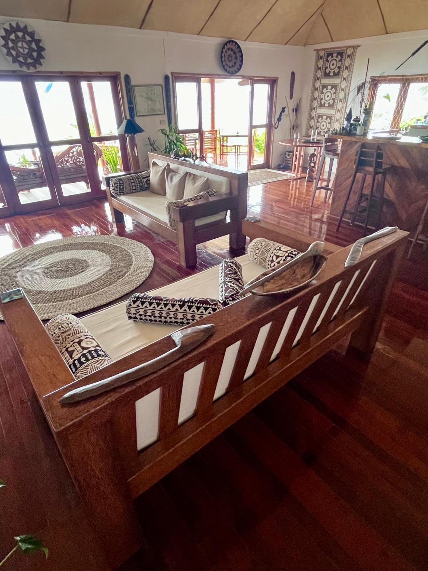 Naveria Heights Lodge Савусаву Екстериор снимка